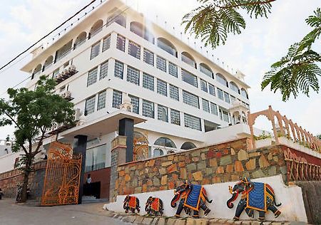 Hotel Mewargarh Udaipur By Red Lion S Exterior foto